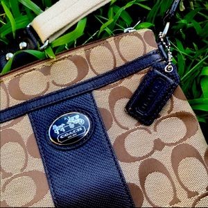 Coach crossbody GUC
